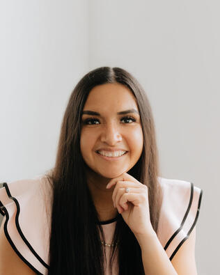 Headshot of Carolina Hansen