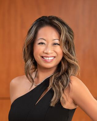 Headshot of Lisa Benoit