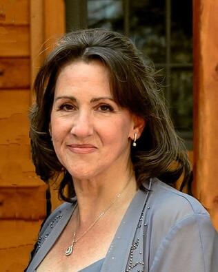 Headshot of Nadeen Manzoni