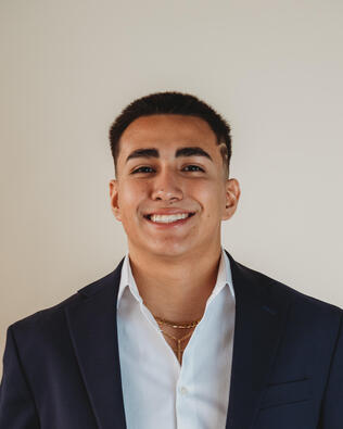 Headshot of Diego Mendoza