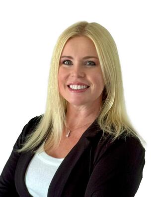 Headshot of Amanda Silvestri