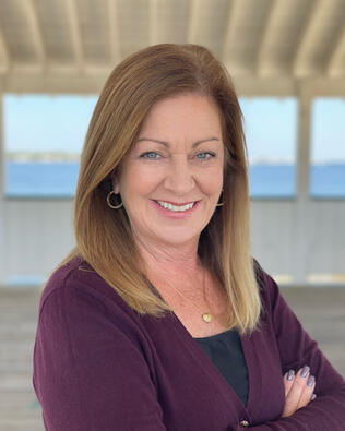 Headshot of Dianne Bastone