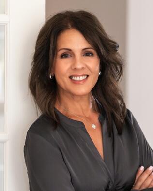 Headshot of Julia Torsiello
