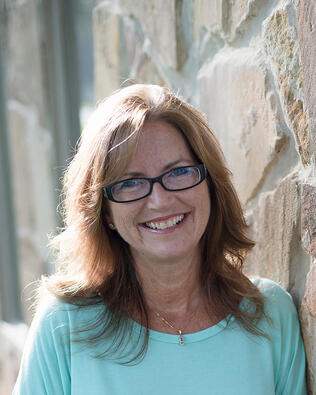 Headshot of Shari Hunt