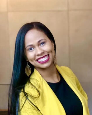 Headshot of Lizmaynin Mejia