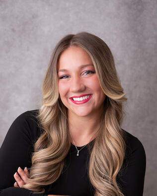 Headshot of Anna Dempsey
