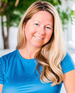Headshot of Chere Raye