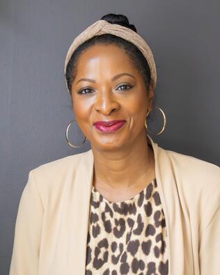 Headshot of Mechelle Newell