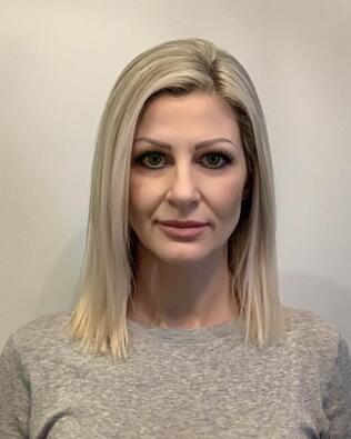 Headshot of Aneta Rzedzian-Roszkowski