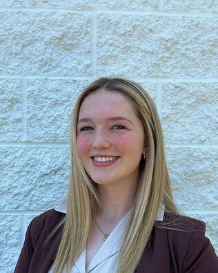 Headshot of Maddi Marx