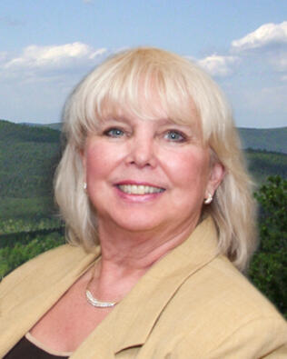 Headshot of Nona Burns