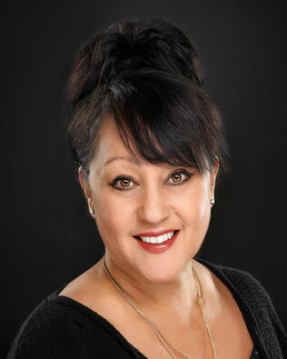 Headshot of Vicki Johnson