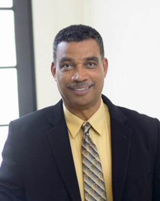 Headshot of Fernando Ramsey