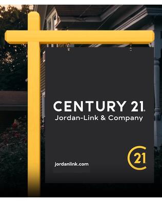 Headshot of Margie Kneebone