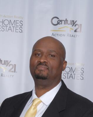 Headshot of Jerry Comer