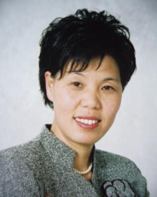 Headshot of Lucy Lee