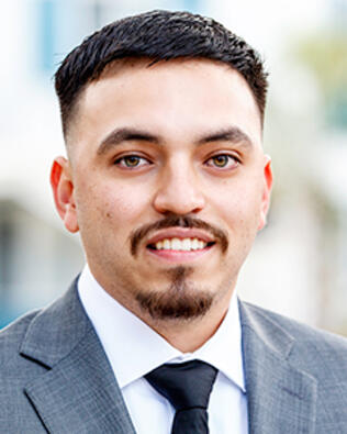 Headshot of Jesse Tinajero