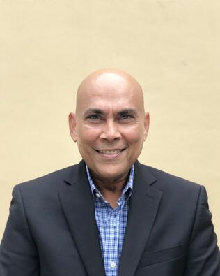 Headshot of Stephen Dass