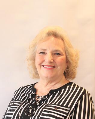 Headshot of Dottie Belden