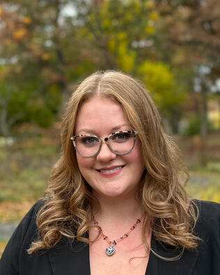 Headshot of Claire Linder