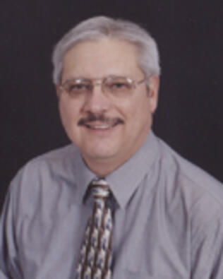 Headshot of Lorenzo De Hoyos