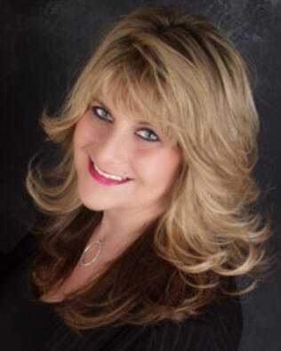 Headshot of Renee Gomez