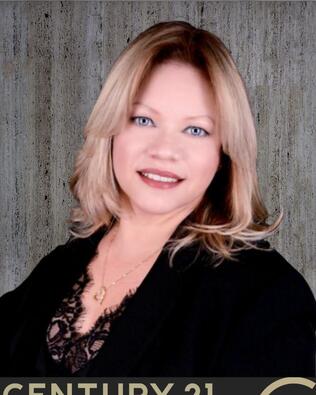 Headshot of Wanda Del Valle