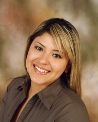 Headshot of Alba Castaneda