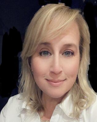 Headshot of Jessica Correia