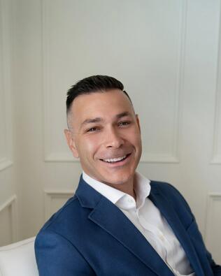 Headshot of David Romero