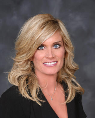 Headshot of Sandra Bauer