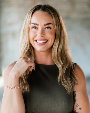 Headshot of Kara Pontes