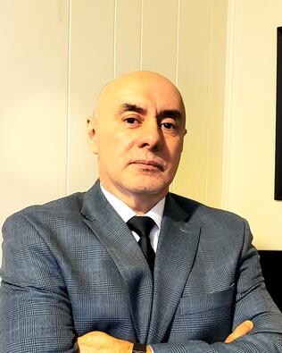 Headshot of Richard Cadena