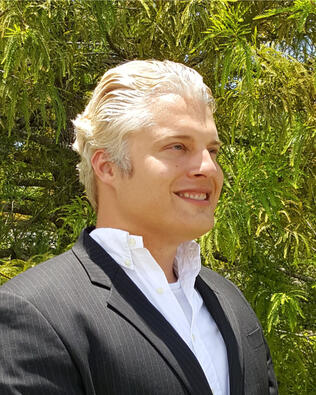 Headshot of Jonathan Andersen