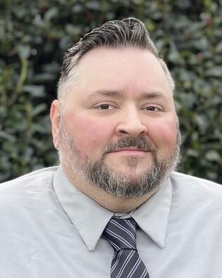 Headshot of Joshua Young