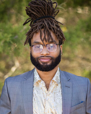 Headshot of Quan Harrison
