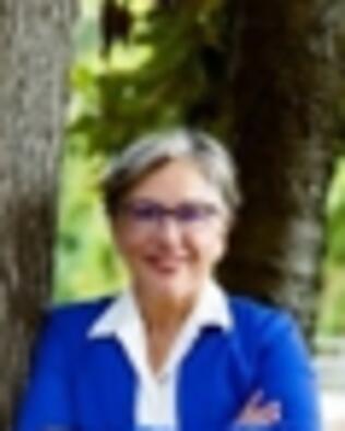 Headshot of Rebecca Savitski
