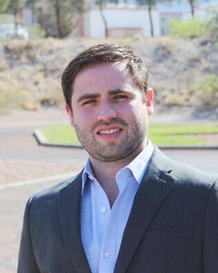 Headshot of Oscar Escobar