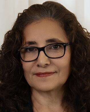 Headshot of Maria Delazzer