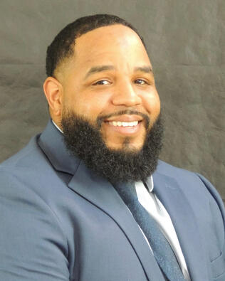 Headshot of Taylor Gaines