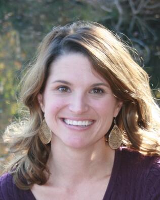 Headshot of Rachel Fickle
