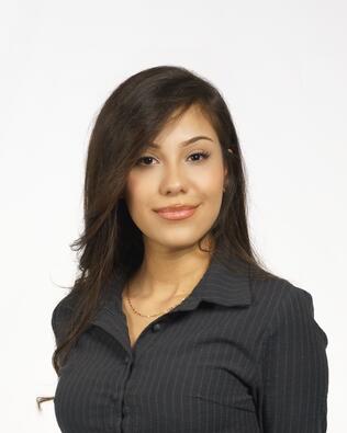 Headshot of Claudia Renteria