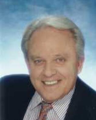 Headshot of Thomas Vann