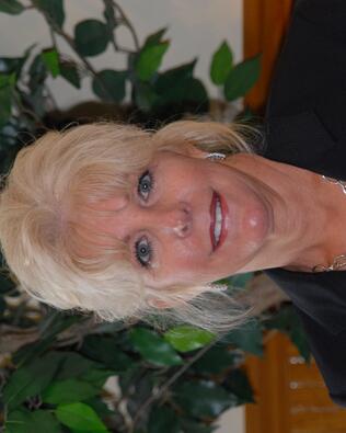 Headshot of Kim Arnold
