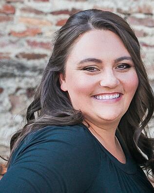 Headshot of Stephanie Meek