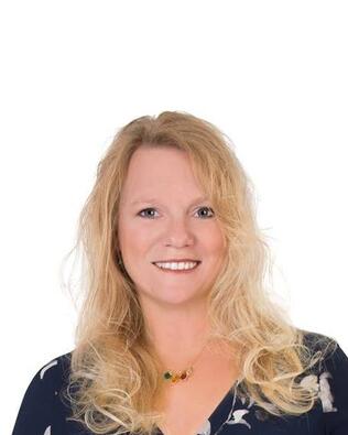Headshot of Ann Deramo