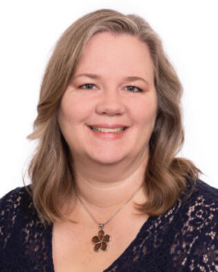 Headshot of Lynn Weber