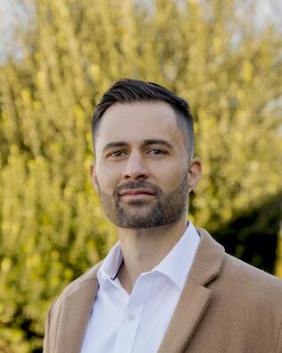 Headshot of Luke McCombie