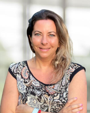 Headshot of Leila Sabat