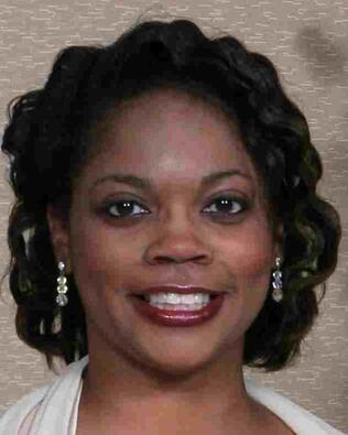 Headshot of Veronica Burns